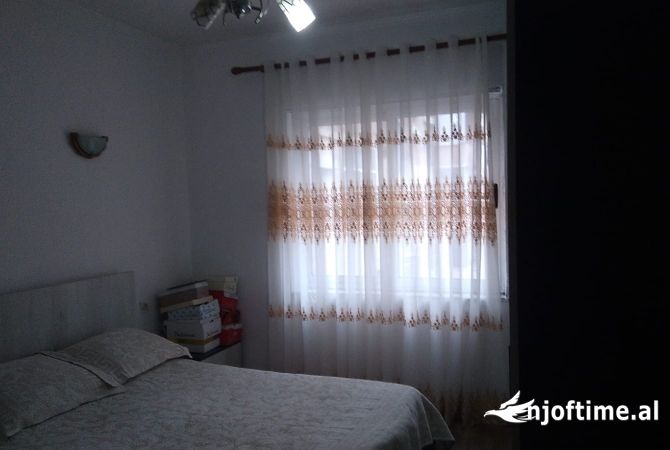 Shtepi me qera 1+1 ne Tirane - 700 Euro