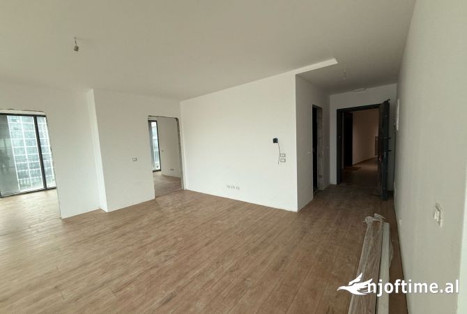 Ambient biznesi me qera 3+1 ne Tirane - 1,600 Euro