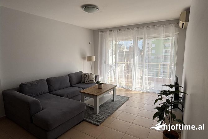 Shtepi me qera 1+1 ne Tirane - 730 Euro