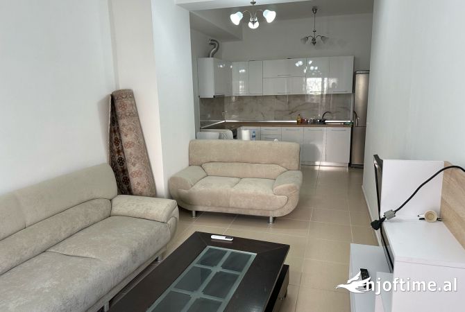 Shtepi me qera 1+1 ne Tirane - 400 Euro