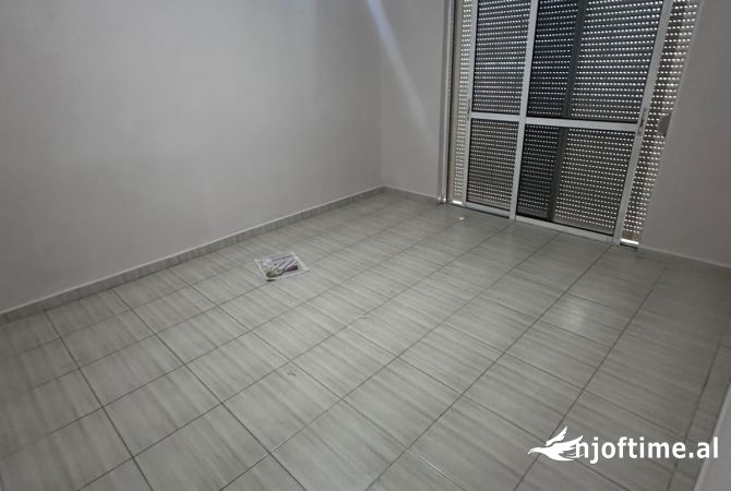 Shtepi me qera 2+1 ne Tirane - 400 Euro