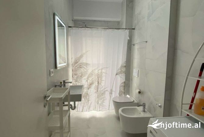 Shtepi me qera Apartament ne Tirane, 1+1, Mobilimi E mobiluar, Pagesa 400  Euro.