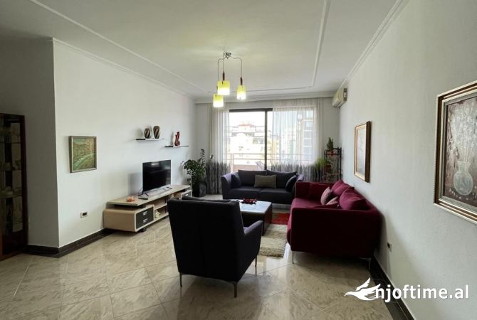 Shtepi me qera 2+1 ne Tirane - 800 Euro