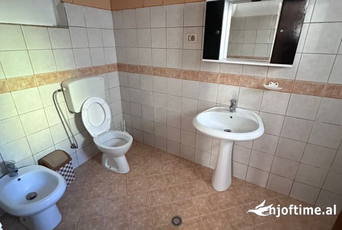 Shtepi me qera Apartament ne Tirane, 1+1, Mobilimi E mobiluar, Pagesa 350  Euro.
