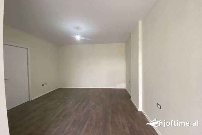 Shtepi me qera 2+1 ne Tirane - 300 Euro