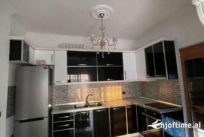 Shtepi me qera 2+1 ne Tirane - 400 Euro