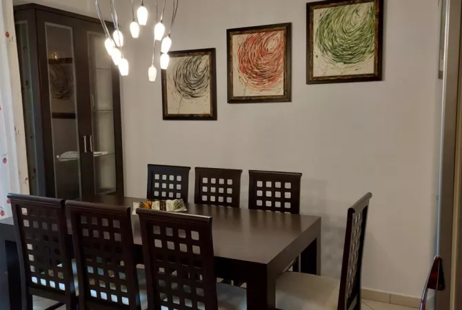 Shtepi me qera Apartament ne Tirane, 2+1, Mobilimi E mobiluar, Pagesa 600  Euro.