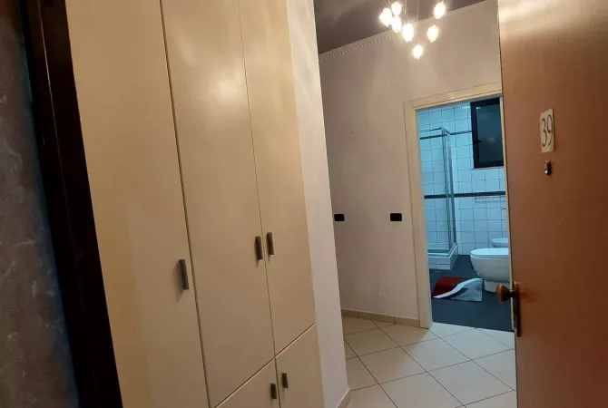Shtepi me qera Apartament ne Tirane, 2+1, Mobilimi E mobiluar, Pagesa 600  Euro.