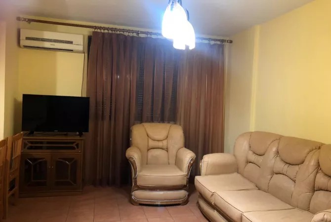 Shtepi me qera Apartament ne Tirane, 1+1, Mobilimi E mobiluar, Pagesa 550  Euro.