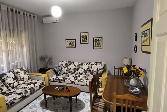 Shtepi me qera Shtepi Private ne Tirane, 1+1, Mobilimi E mobiluar, Pagesa 420  Euro.