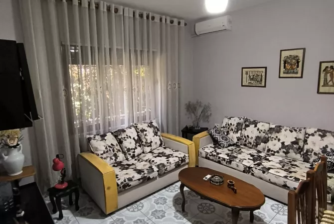 Shtepi me qera Shtepi Private ne Tirane, 1+1, Mobilimi E mobiluar, Pagesa 420  Euro.