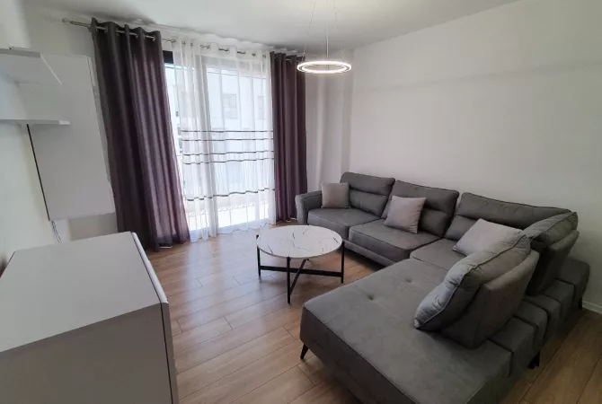 Shtepi ne shitje Apartament ne Tirane, 2+1, Mobilimi E mobiluar, Pagesa 210,000  Euro.