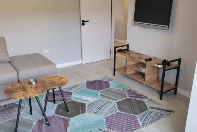 Shtepi me qera 1+1 ne Tirane - 390 Euro