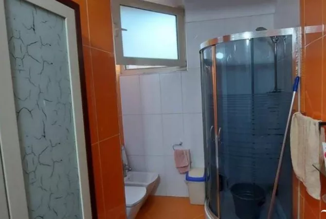 Shtepi me qera Apartament ne Tirane, 2+1, Mobilimi E mobiluar, Pagesa 650  Euro.