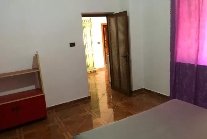 Shtepi me qera Shtepi Private ne Tirane, 2+1, Mobilimi E mobiluar, Pagesa 350  Euro.