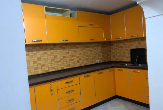 Shtepi me qera 2+1 ne Tirane - 350 Euro