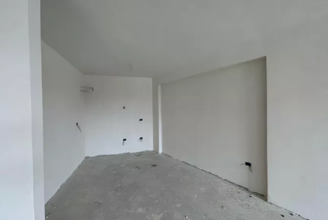 Shtepi ne shitje Apartament ne Tirane, 1+1, Mobilimi Bosh, pa mobiluar, Pagesa 132,000  Euro.