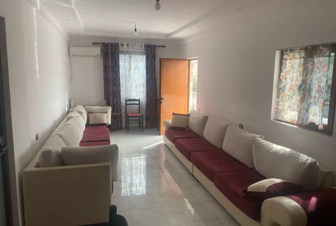 Shtepi me qera 2+1 ne Tirane - 400 Euro