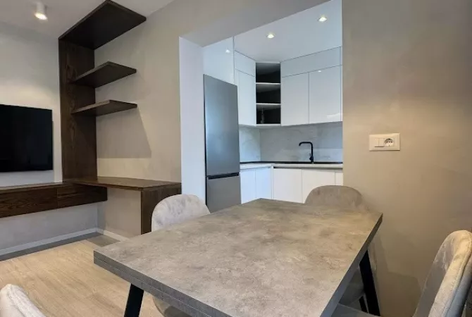 Shtepi ne shitje Apartament ne Tirane, 1+1, Mobilimi E mobiluar, Pagesa 89,000  Euro.