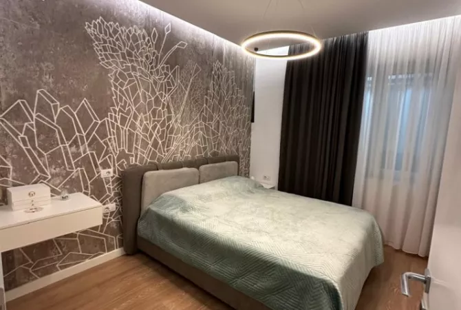 Shtepi ne shitje Apartament ne Tirane, 1+1, Mobilimi E mobiluar, Pagesa 160,000  Euro.