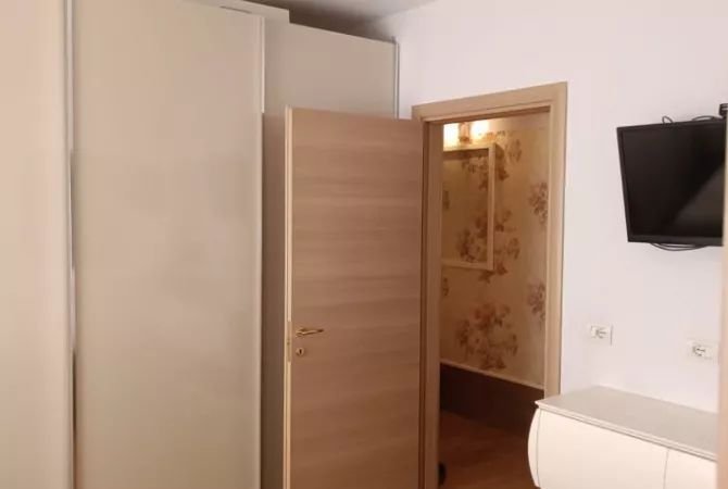 Shtepi me qera Apartament ne Tirane, 2+1, Mobilimi E mobiluar, Pagesa 600  Euro.