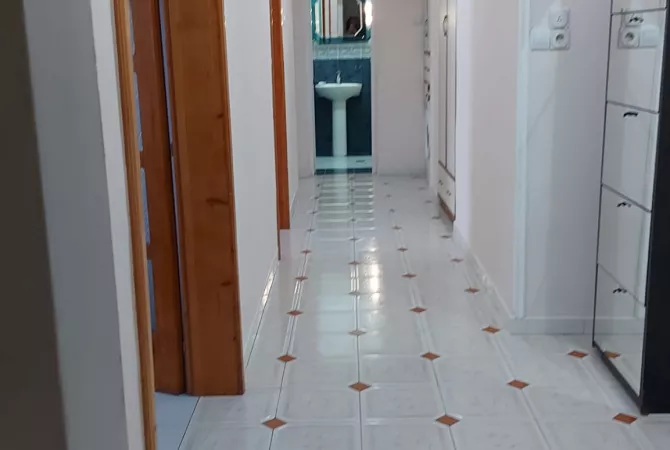 Shtepi me qera Apartament ne Tirane, 2+1, Mobilimi E mobiluar, Pagesa 650  Euro.