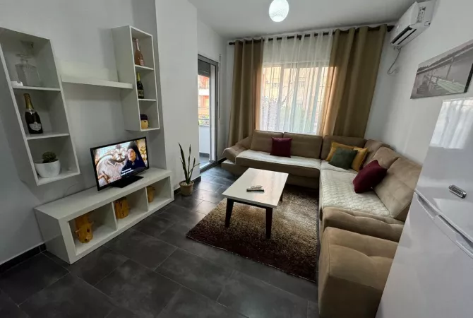 Shtepi me qera Apartament ne Tirane, 2+1, Mobilimi E mobiluar, Pagesa 540  Euro.