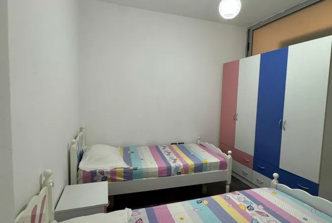 Shtepi me qera Apartament ne Tirane, 2+1, Mobilimi E mobiluar, Pagesa 540  Euro.