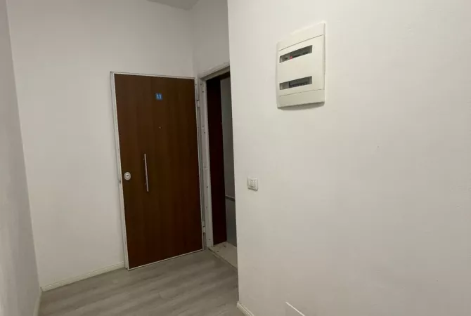 Shtepi me qera Apartament ne Tirane, 3+1, Mobilimi E mobiluar, Pagesa 600  Euro.