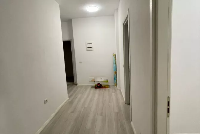 Shtepi me qera Apartament ne Tirane, 3+1, Mobilimi E mobiluar, Pagesa 600  Euro.