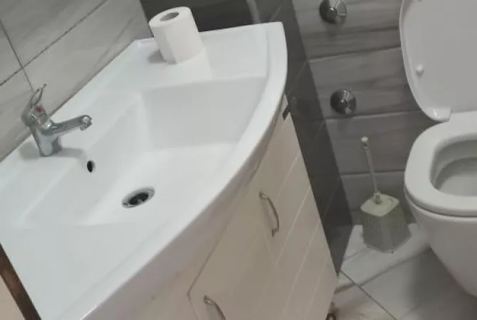 Shtepi me qera Apartament ne Tirane, 1+1, Mobilimi E mobiluar, Pagesa 370  Euro.