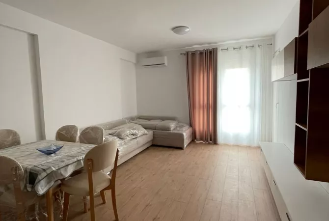 Shtepi me qera 2+1 ne Tirane - 650 Euro