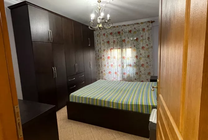 Shtepi me qera Apartament ne Tirane, 2+1, Mobilimi E mobiluar, Pagesa 600  Euro.