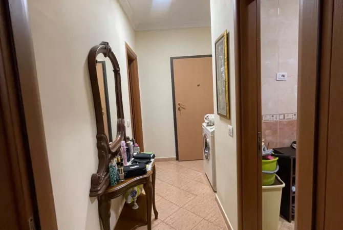 Shtepi me qera Apartament ne Tirane, 2+1, Mobilimi E mobiluar, Pagesa 600  Euro.