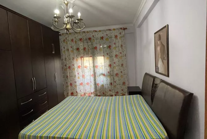 Shtepi me qera Apartament ne Tirane, 2+1, Mobilimi E mobiluar, Pagesa 600  Euro.