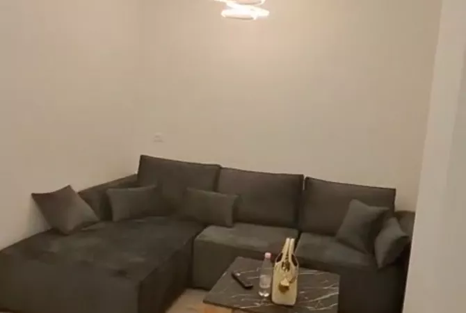 Shtepi me qera 1+1 ne Tirane - 650 Euro