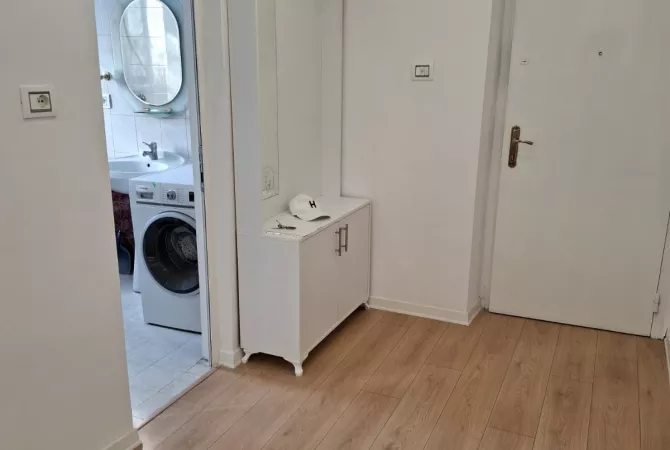 Shtepi me qera Apartament ne Tirane, 1+1, Mobilimi E mobiluar, Pagesa 550  Euro.