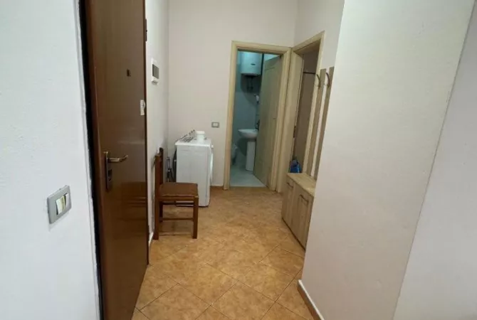 Shtepi me qera Apartament ne Tirane, 1+1, Mobilimi E mobiluar, Pagesa 500  Euro.