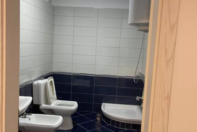 Shtepi me qera Apartament ne Tirane, 2+1, Mobilimi E mobiluar, Pagesa 550  Euro.