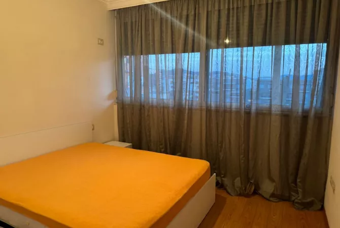 Shtepi me qera Apartament ne Tirane, 1+1, Mobilimi Pjeserisht e mobiluar, Pagesa 560  Euro.