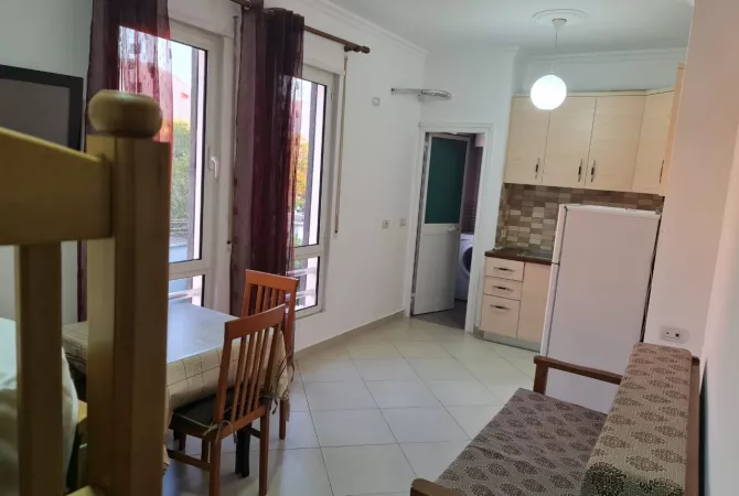 Shtepi me qera Garsoniere ne Tirane - 38,000 Leke