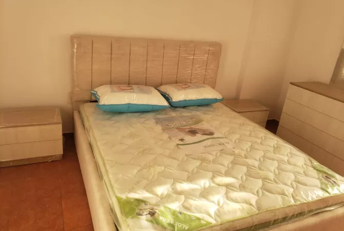 Shtepi me qera Apartament ne Tirane, 2+1, Mobilimi E mobiluar, Pagesa 650  Euro.