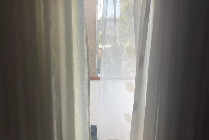 Shtepi me qera Apartament ne Tirane, 1+1, Mobilimi E mobiluar, Pagesa 400  Euro.