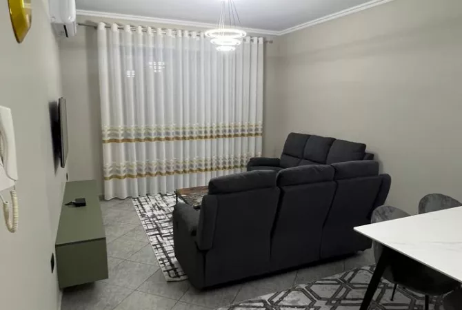 Shtepi me qera Apartament ne Tirane, 1+1, Mobilimi E mobiluar, Pagesa 450  Euro.