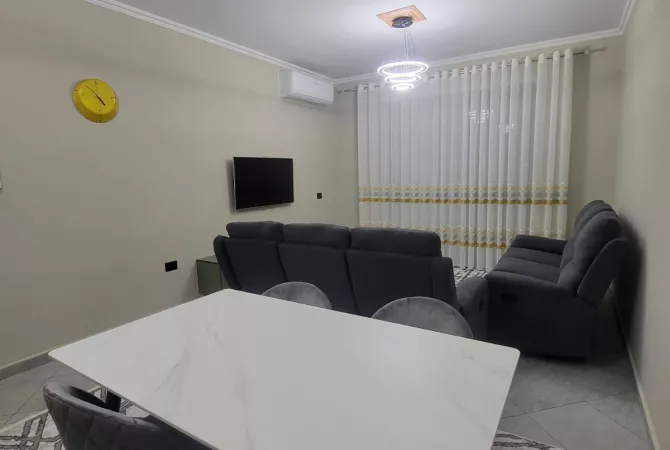 Shtepi me qera Apartament ne Tirane, 1+1, Mobilimi E mobiluar, Pagesa 450  Euro.