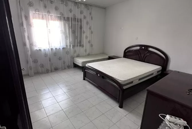 Shtepi me qera Apartament ne Tirane, 1+1, Mobilimi E mobiluar, Pagesa 500  Euro.