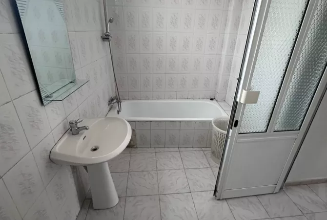 Shtepi me qera Apartament ne Tirane, 1+1, Mobilimi E mobiluar, Pagesa 500  Euro.