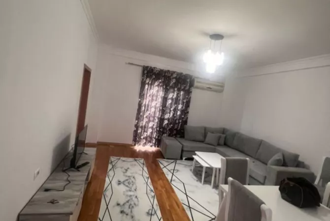 Shtepi me qera Apartament ne Tirane, 2+1, Mobilimi E mobiluar, Pagesa 550  Euro.