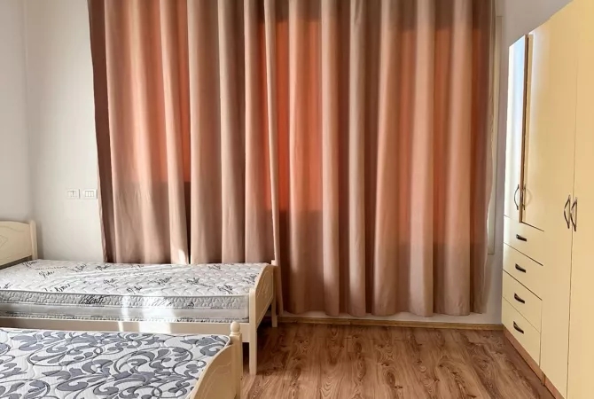 Shtepi me qera Apartament ne Tirane, 2+1, Mobilimi E mobiluar, Pagesa 50,000  Leke.