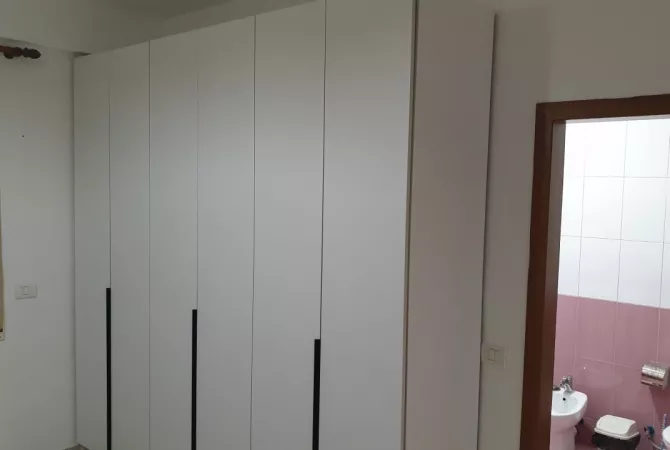 Shtepi me qera Apartament ne Tirane, 2+1, Mobilimi E mobiluar, Pagesa 45,000  Leke.